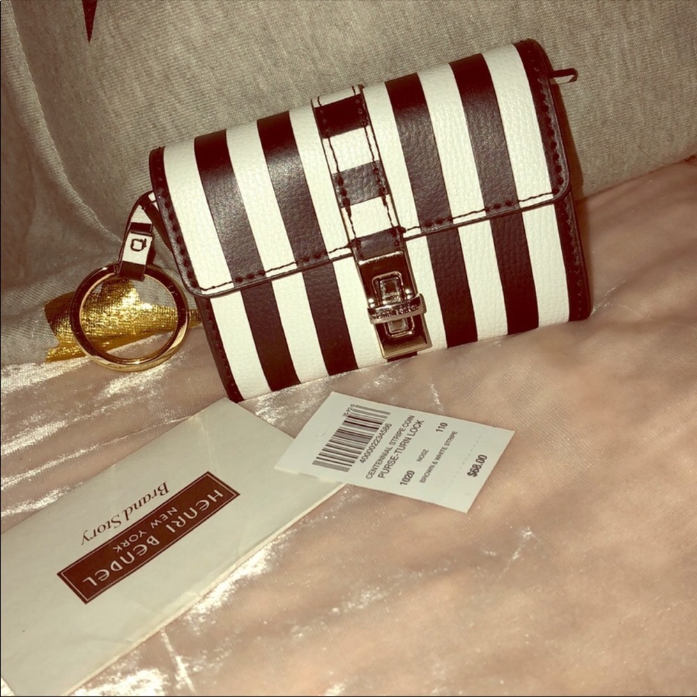 Henri Bendel coin purse